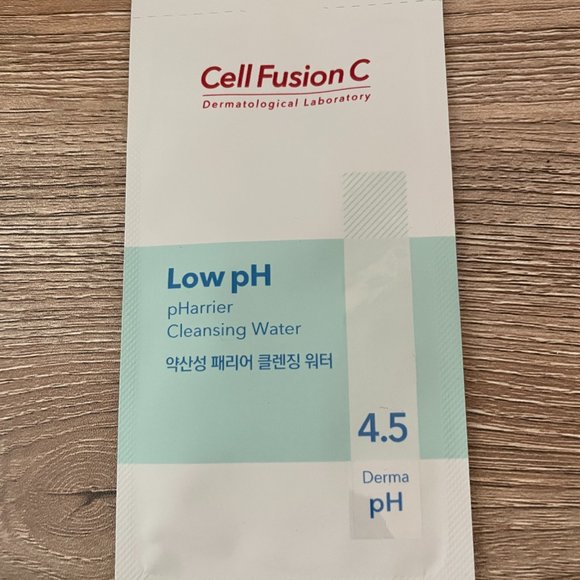 K Beauty Skincare Bundle with Bonus Travel Pouch - Picture 9 of 10